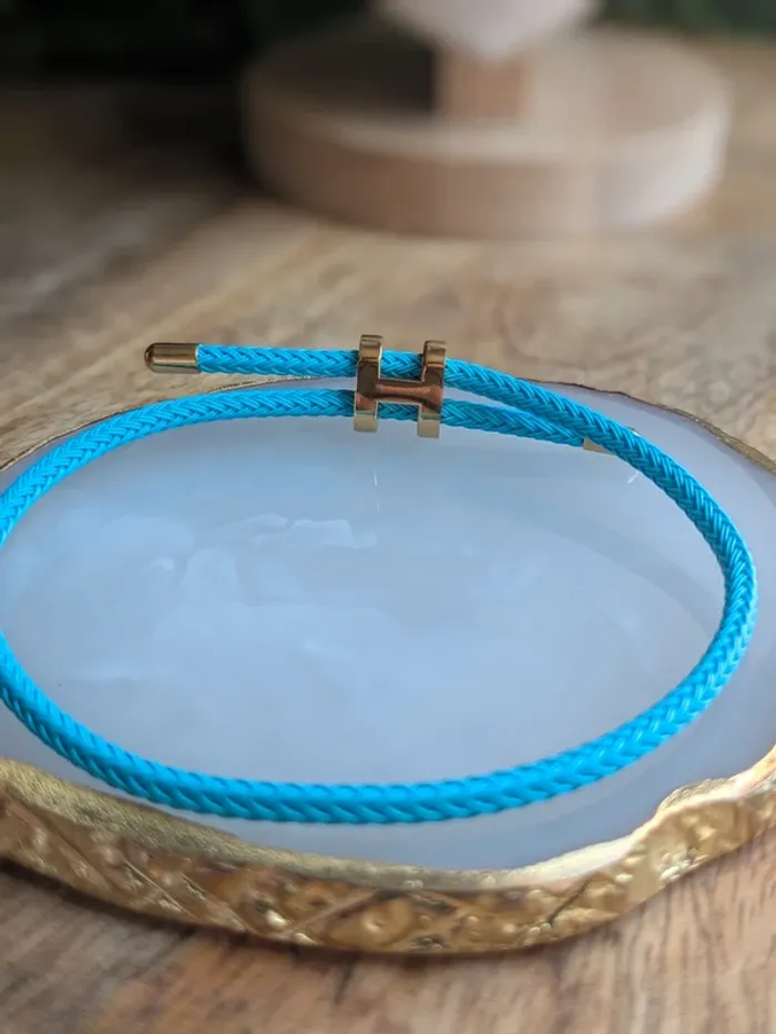 Bracelet cordon H bleu ciel - photo numéro 3
