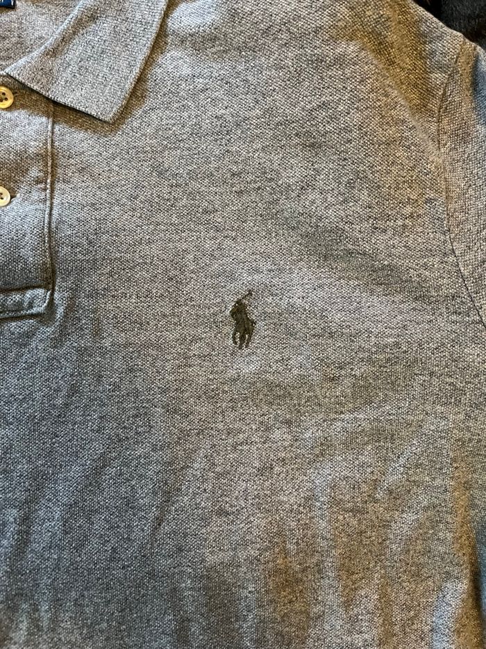 Polo gris