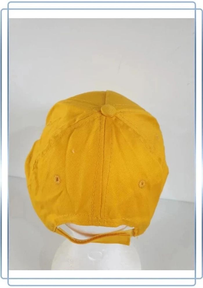 Casquette jaune Beyond, bon état, taille unique mais il y'a des petites tâches à nettoyer, - photo numéro 3