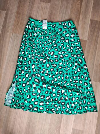 Jupe satinée léopard vert kiabi taille 44 neuf