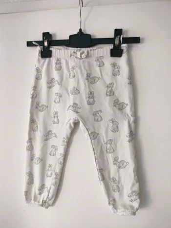 (e) pantalon lapin Baby C&A 80cm