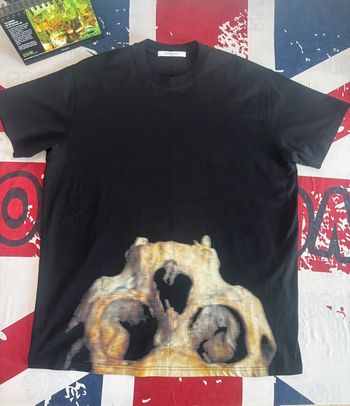 T-shirt Givenchy taille M noir avec motif crâne