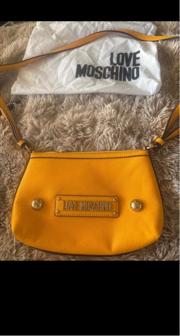 Love moschino