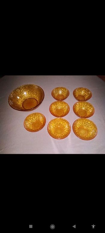 Saladier et 7 bols neufs