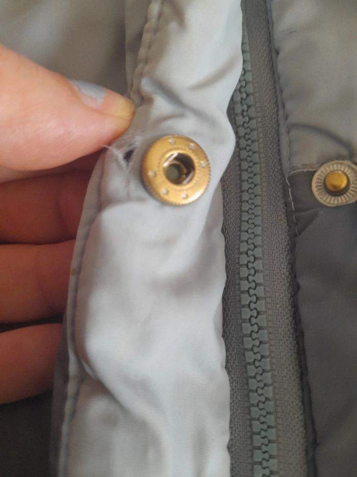 Veste grise 3 ans fatiguée - photo numéro 3
