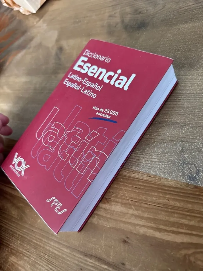 Diccionario esencial latino- español español-latino - photo numéro 4