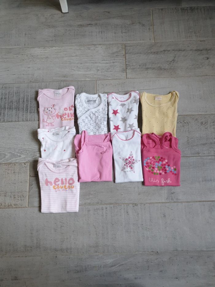 9 bodys manche courte