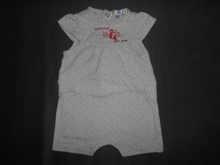 Combi-short, taille: 1 mois à 0,50 EURO