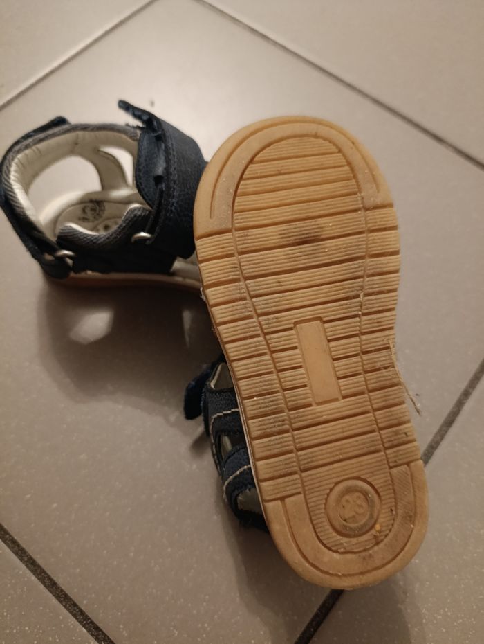 Lot de deux paires de sandales garçons taille 23 - photo numéro 2
