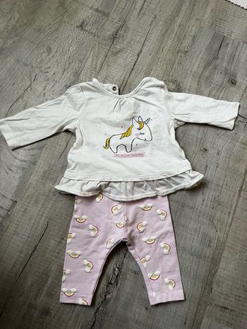 Ensemble legging et t-shirt