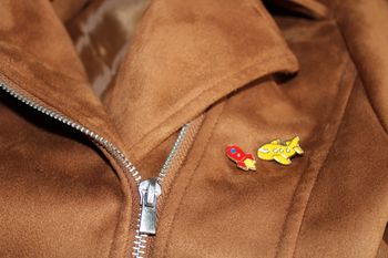 2 pin's