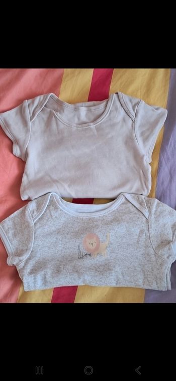 Lot de 2 bodies MC 9/12mois. 80 cm