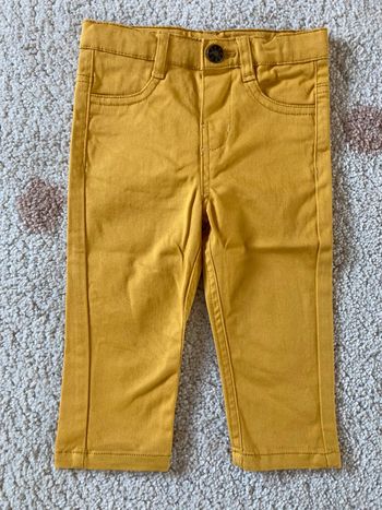 Pantalon neuf 12 mois