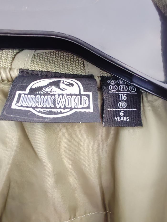 Veste Jurassic world 6 ans - photo numéro 3