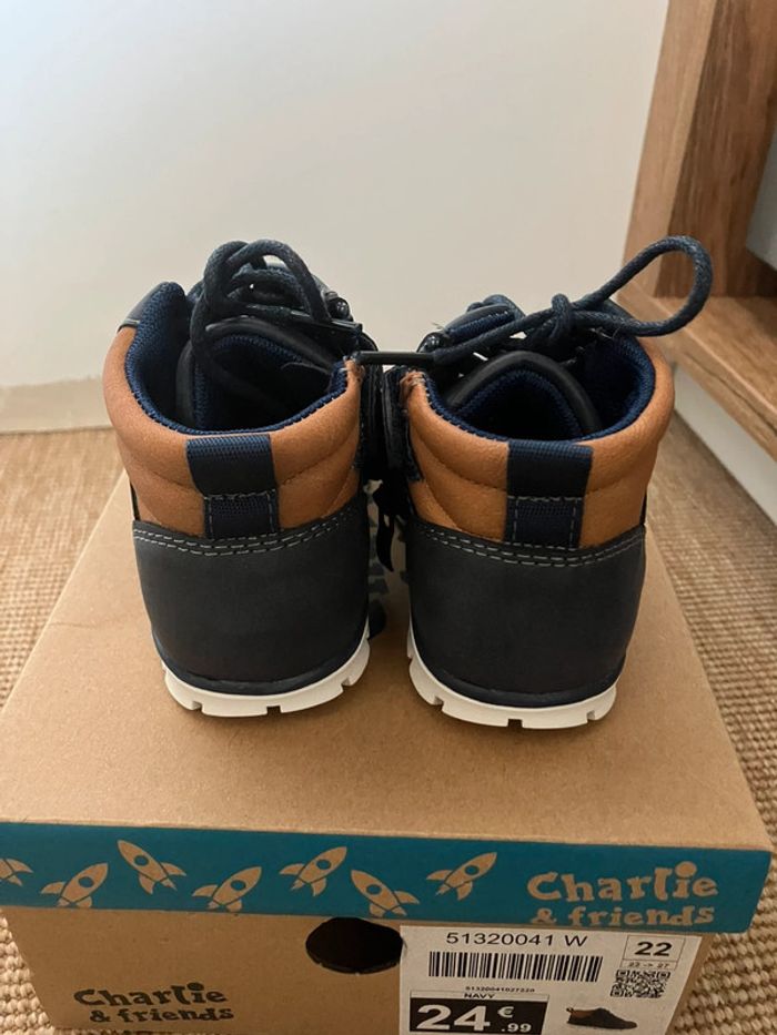 Chaussures enfant neuve Taille 22 - photo numéro 9