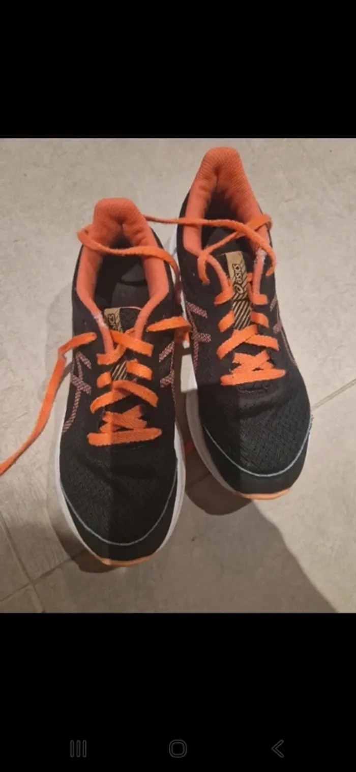 Basket asics noir et corail taille 35.5 tres bon etat - photo numéro 3