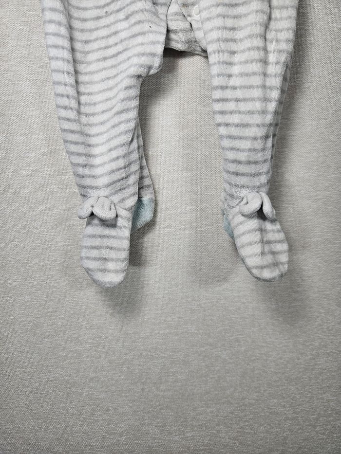 Pyjama  velours  winnie l'ourson  C&A 74cm - photo numéro 2