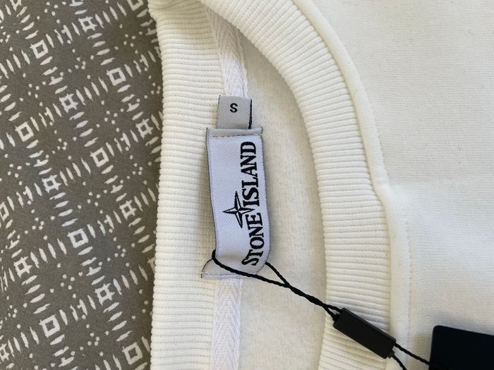 Pull stone island blanc - photo numéro 4