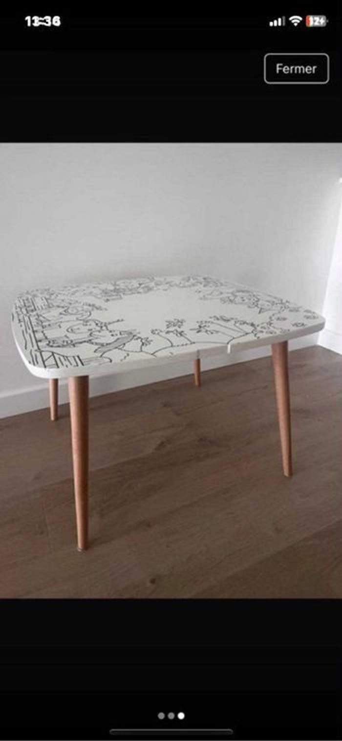 Table enfant à colorier / effaçable  60/60/40