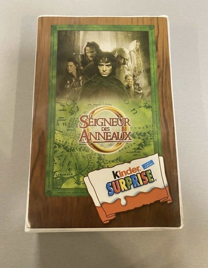 Coffret Jouets Kinder Surprise Le Seigneur Des Anneaux Complet