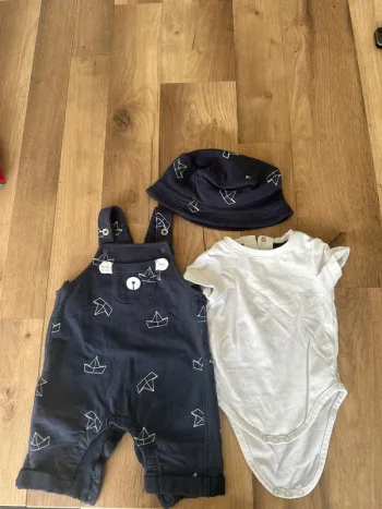Ensemble garçon taille 1 mois