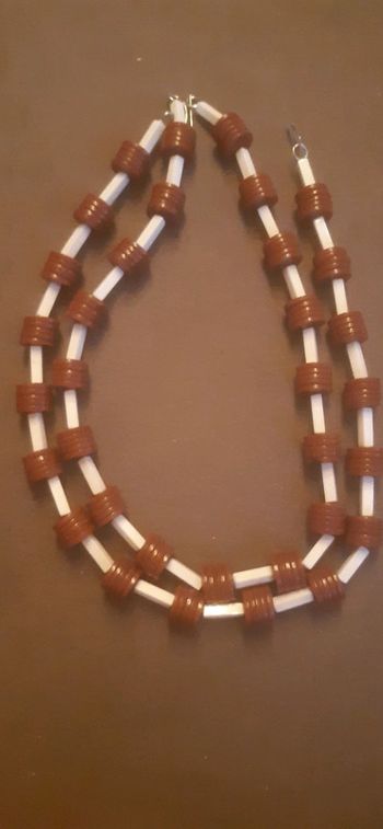 2 colliers identique