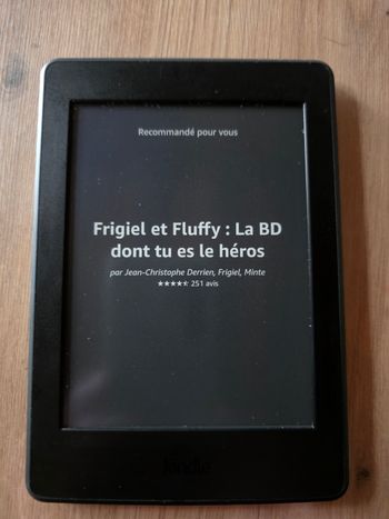 Liseuse Kindle Paperwhite 7ème Génération en très bon état.