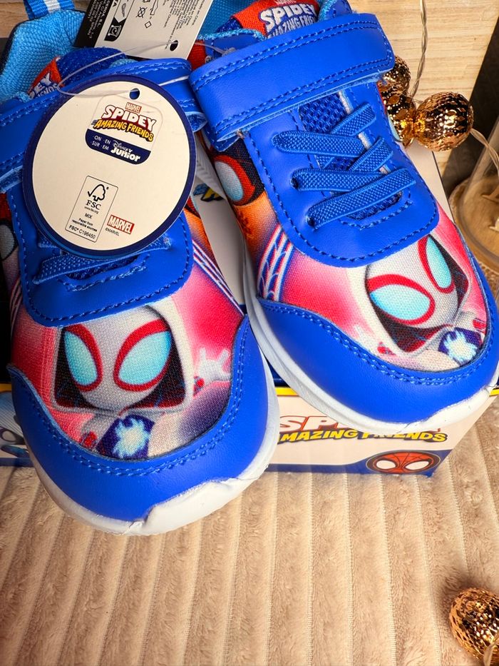 Basket Spidey et ces amie - photo numéro 5