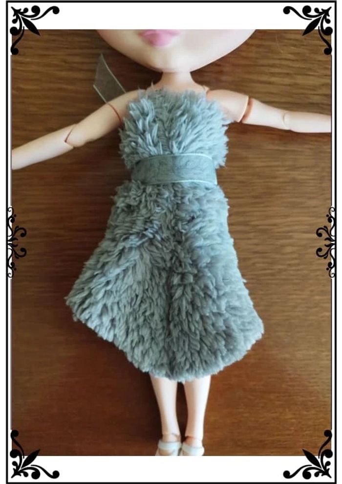 Robe grise dress pour poupée doll Blythe - photo numéro 7