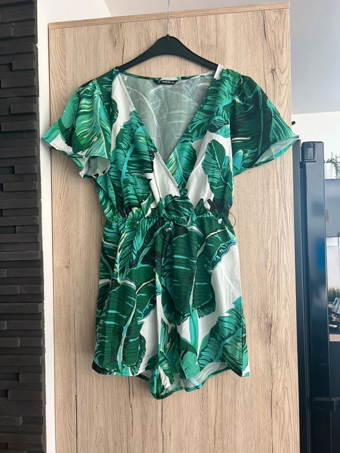Combishort vert et blanche à fleurs - photo numéro 2