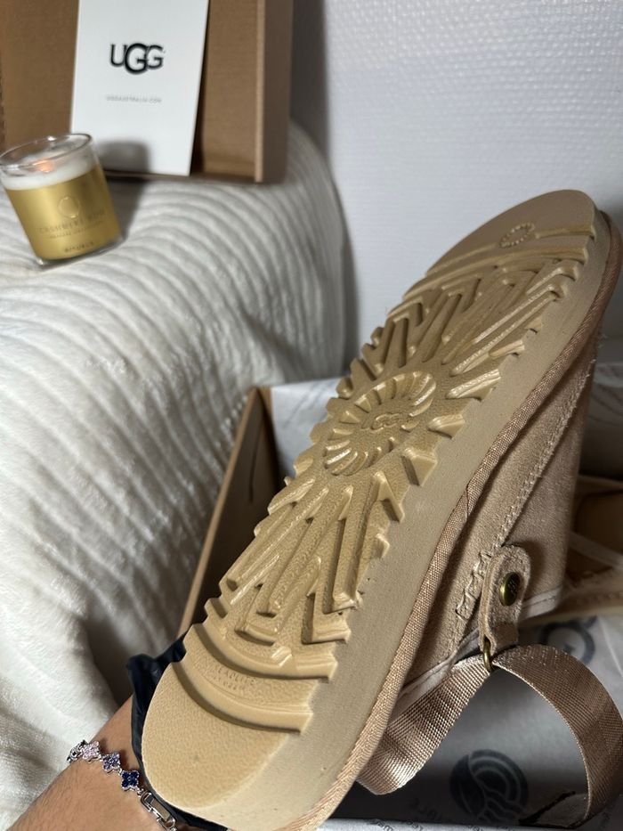UGG Golden Star Beige - photo numéro 4