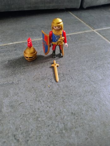 Playmobil figurine chevalier 