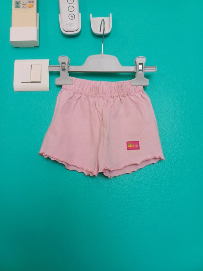Short fille