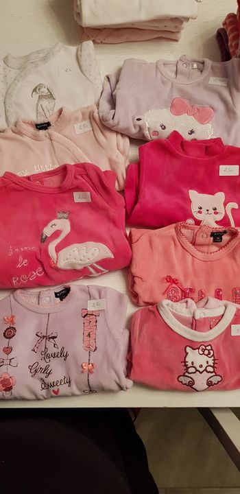 Lot 8 pyjamas 1 mois