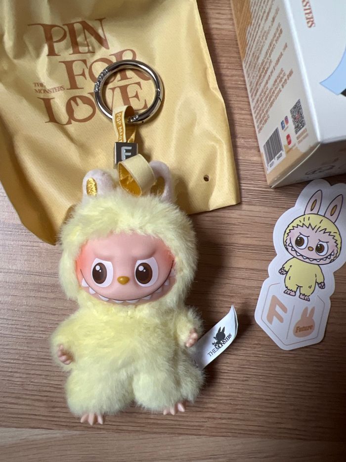 Labubu Pin for Love F - photo numéro 2