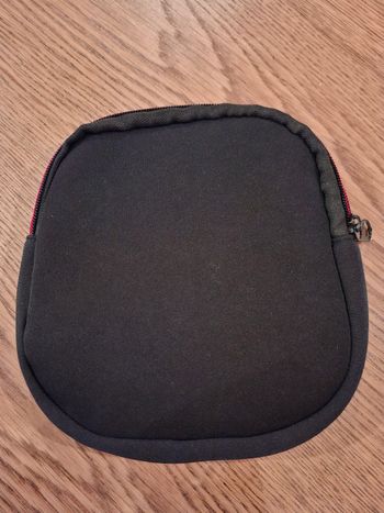 Pochette noire pour casque audio