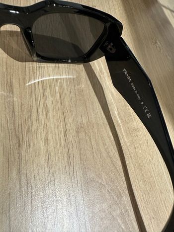 Lunettes Prada