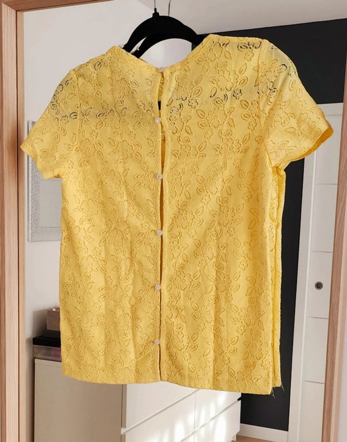 Haut jaune boutons dans le dos taille S Naf Naf - photo numéro 2