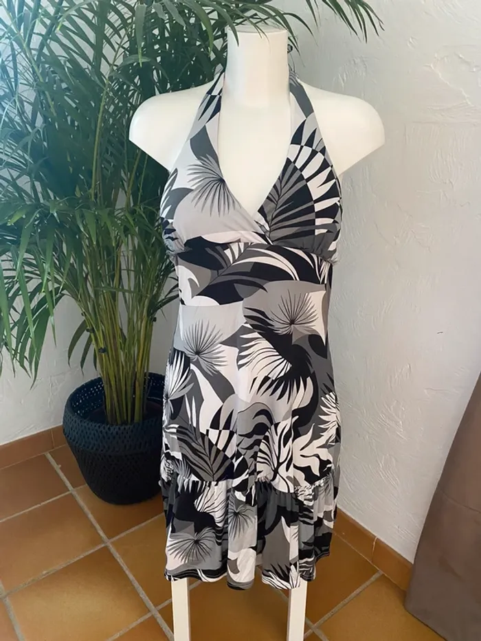 Robe dos nu