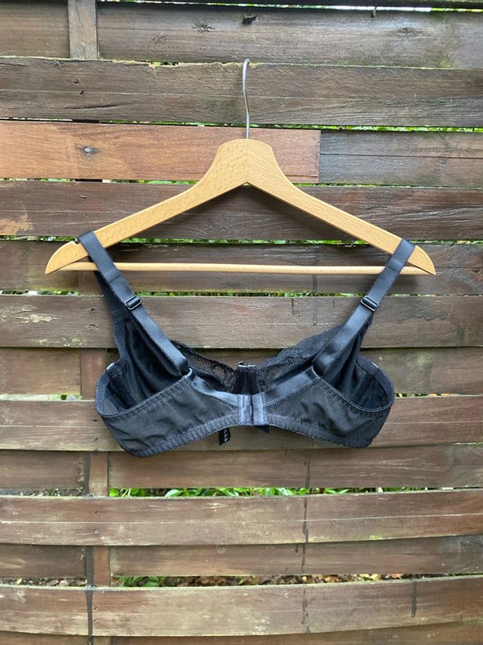 Joli soutien gorge noir - photo numéro 3
