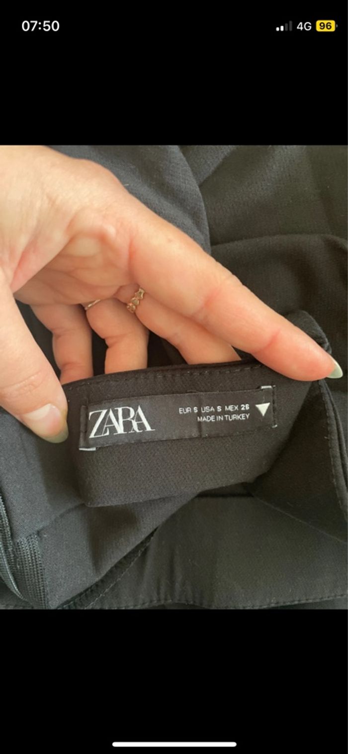 Minijupe noir effet plissé sur le côté - photo numéro 3