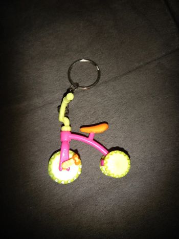 Porte-clés petit vélo en plastique