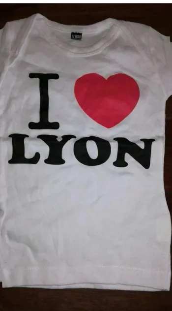 T  shirt  lyon