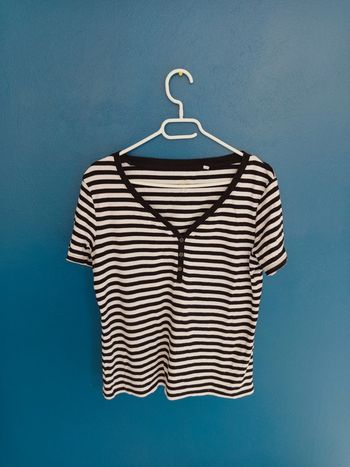 T-shirt rayé noir et blanc