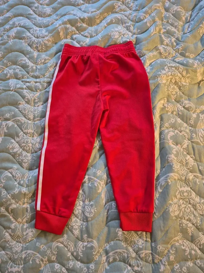 Pantalon Jogging Adidas 3/4ans Excellent état - photo numéro 3