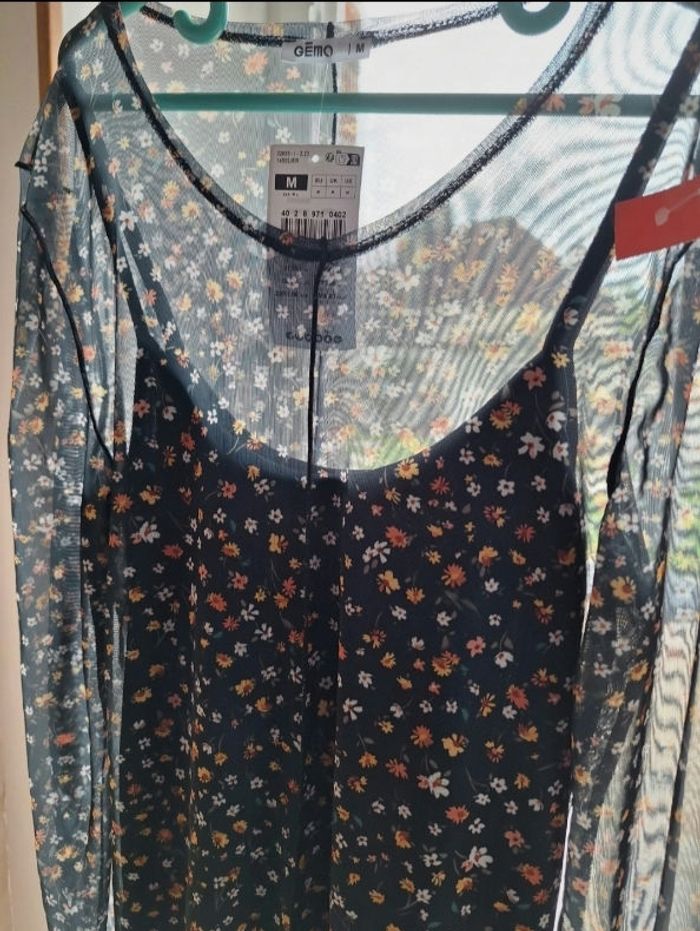 Robe cintrée a fleur - photo numéro 3
