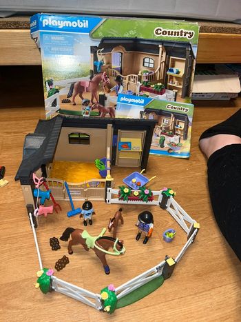 Playmobil country étable et carrière pour chevaux