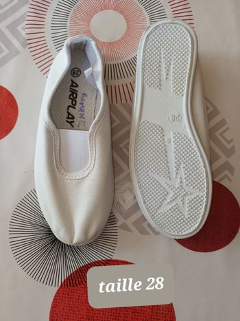 Ballerines pantoufles taille 28 comme neuves