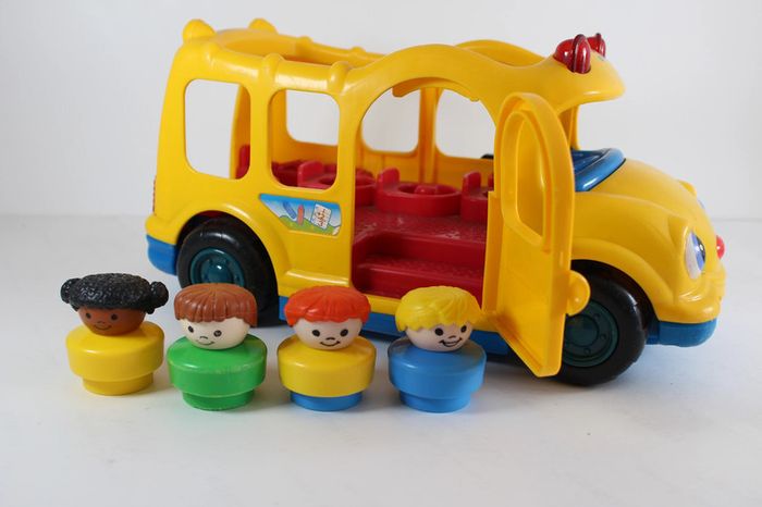 Bus Fisher Price Little People avec 4 peronnages - photo numéro 3