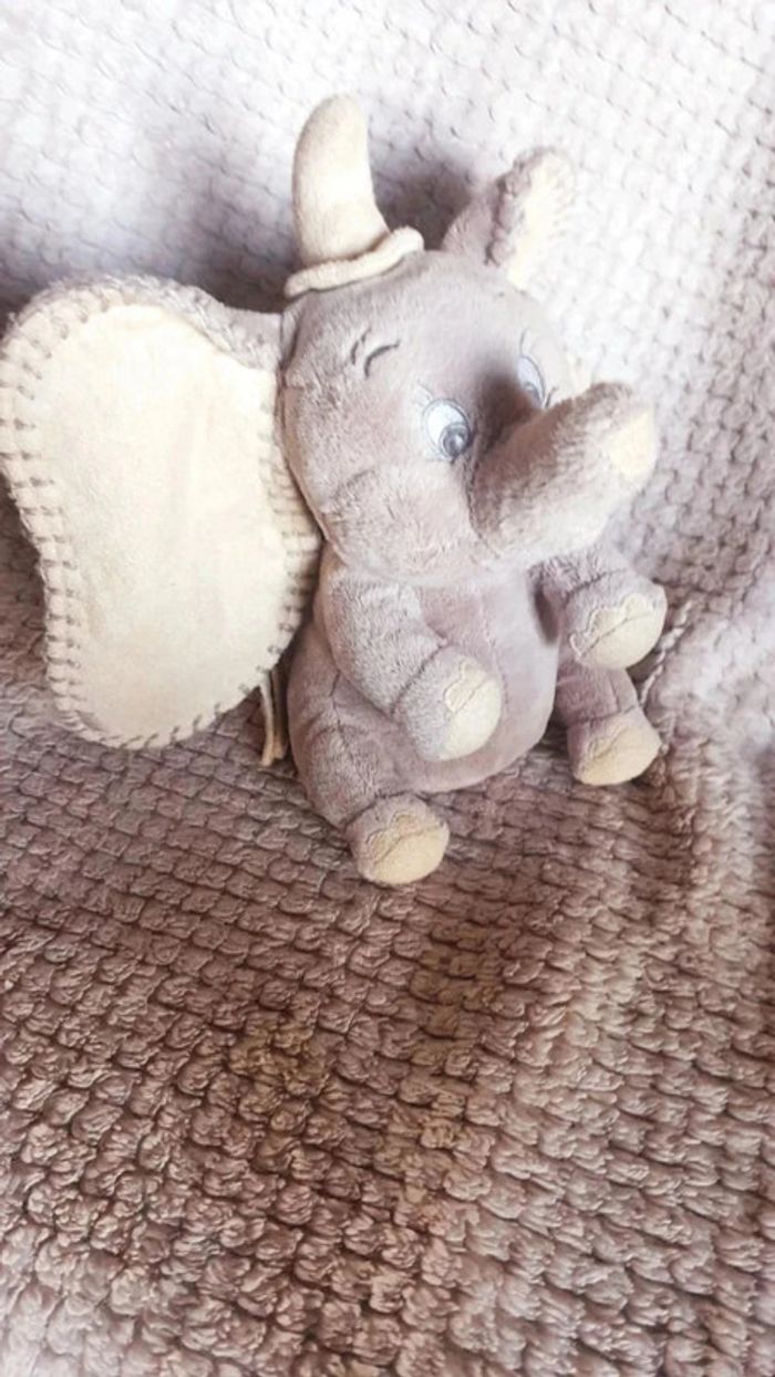 Peluche dumbo. - photo numéro 2